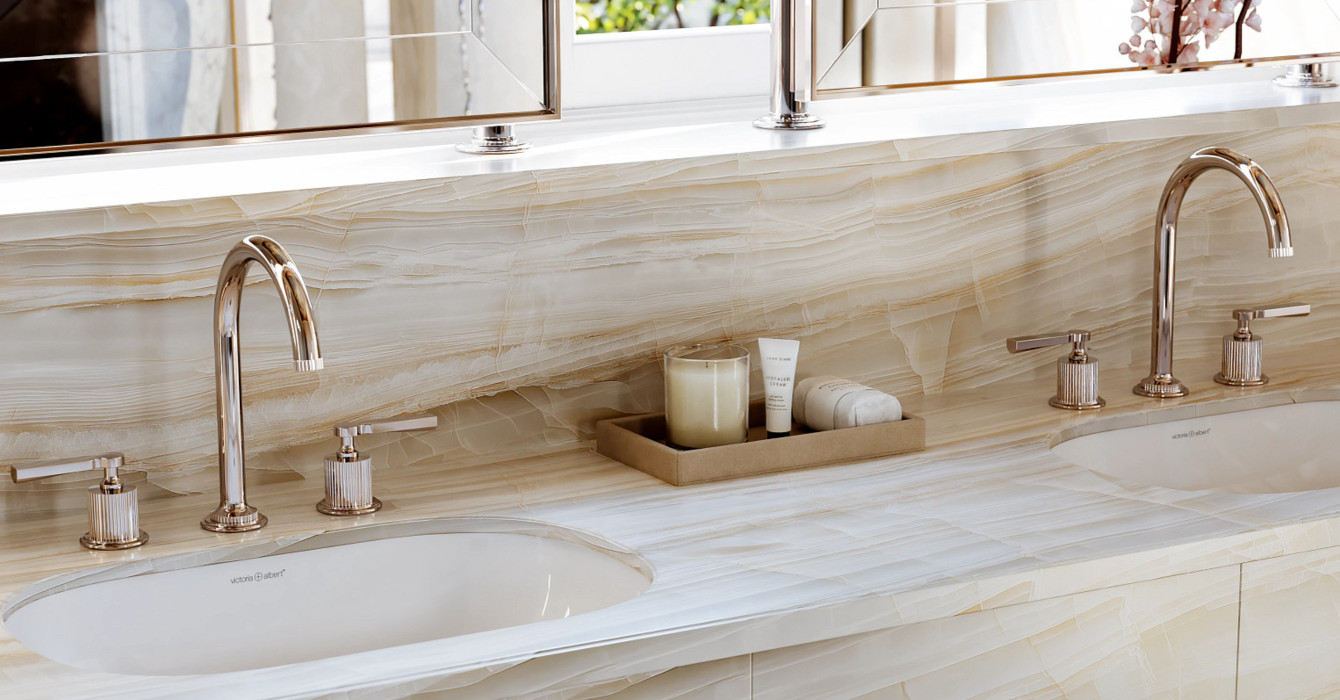 Apadana bathroom collection