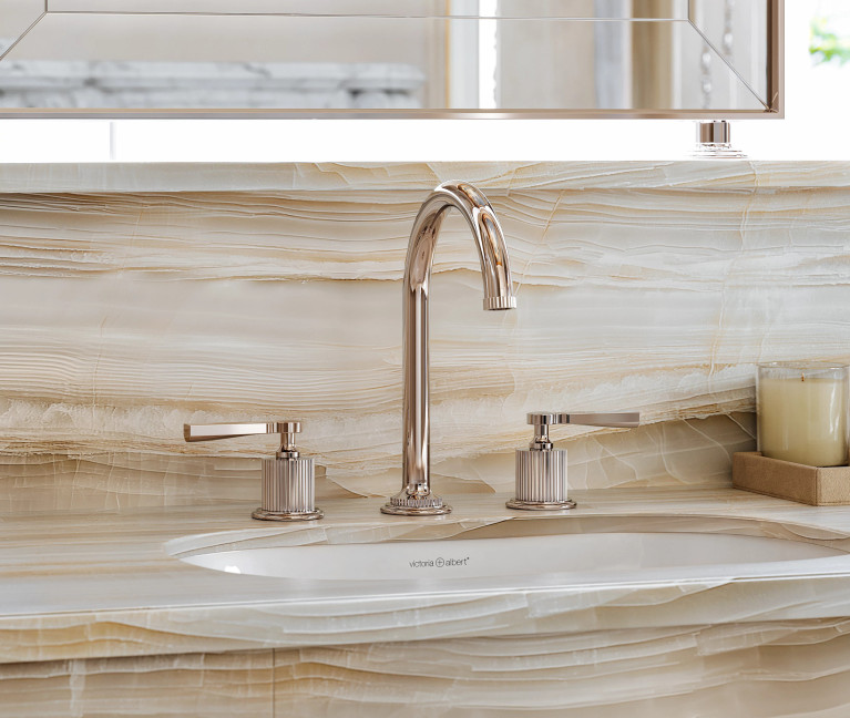 Apadana bathroom faucet