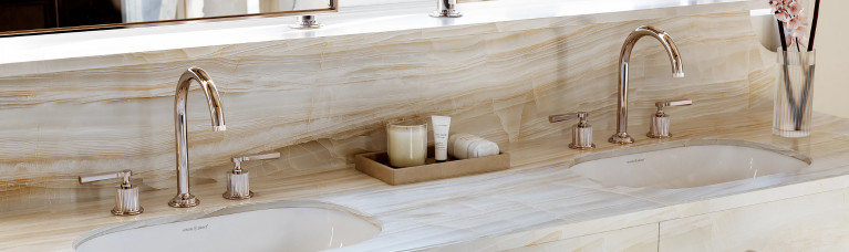 Apadana bathroom faucet